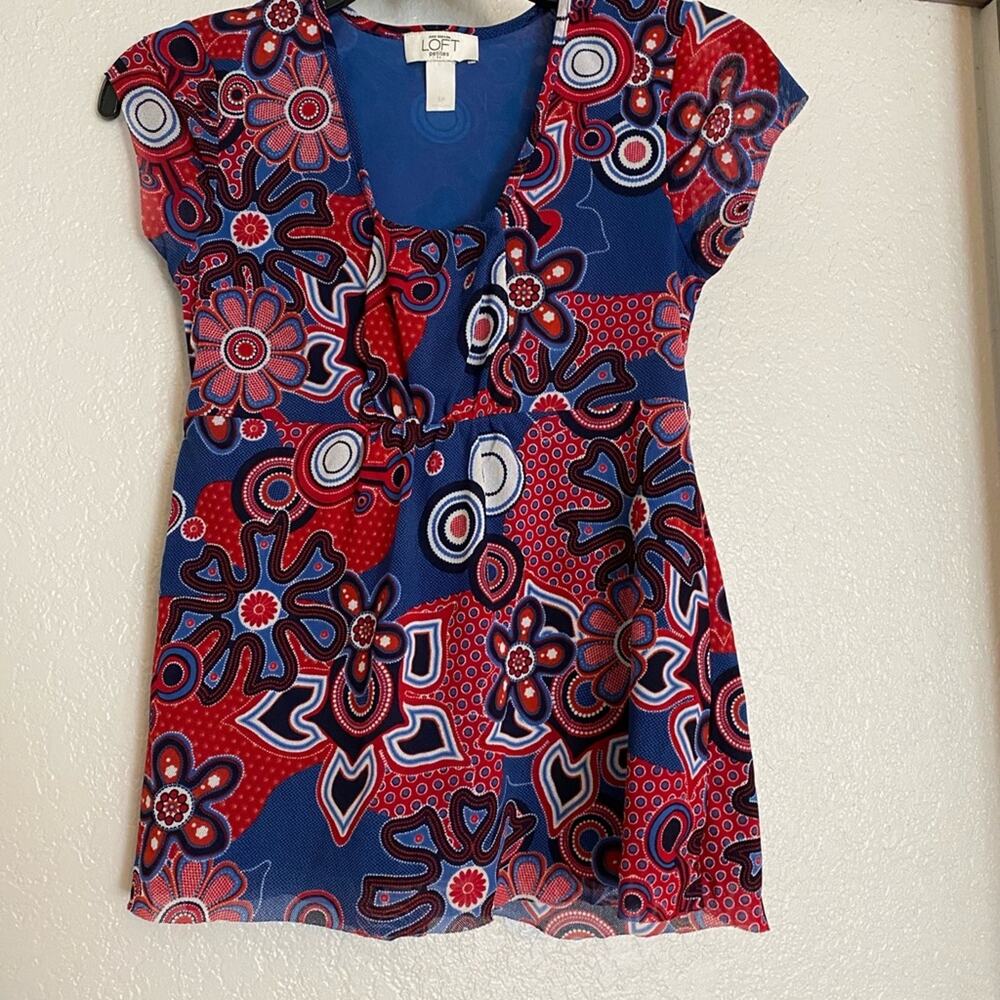 LOFT red white and blue top Petite
